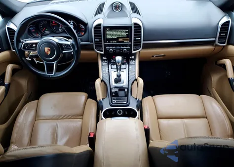 2016 Porsche Cayenne z USA, uszkodzony, nr VIN WP1AF2A28GLA40297